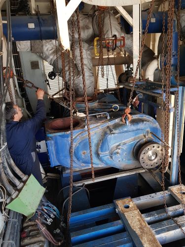 μετατόπιση κοχλιωτού κομπρεσέρ