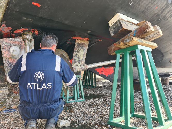 Επισκευή αξονικού συστήματος σκάφους