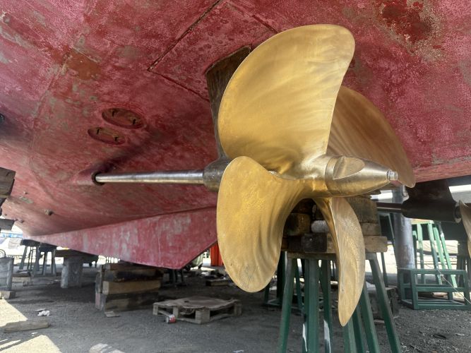 Αξονικό σύστημα πρόωσης θαλαμηγού