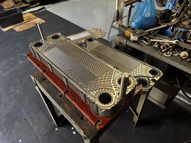 Plate heat exchanger maintance